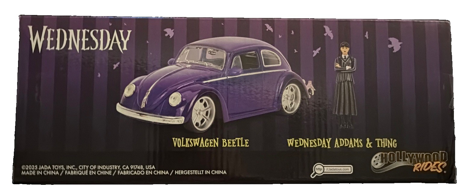 Jada 1:24 Purple Volkswagen Beetle with Wednesday Addams and Thing Figurines