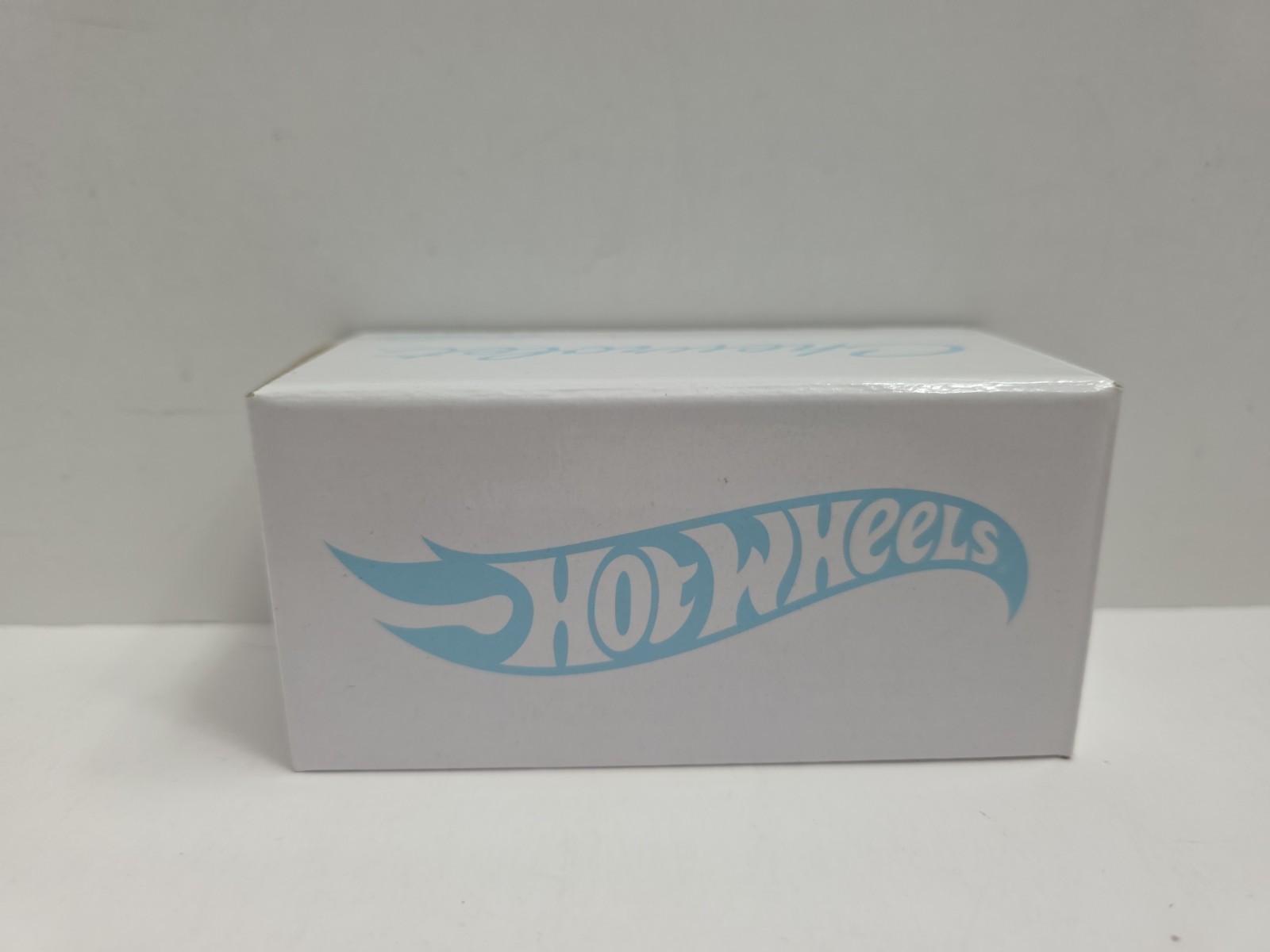 Hot Wheels 2021 RLC Holiday Snowman Chevy ’64 Impala – Spectraflame Light Blue