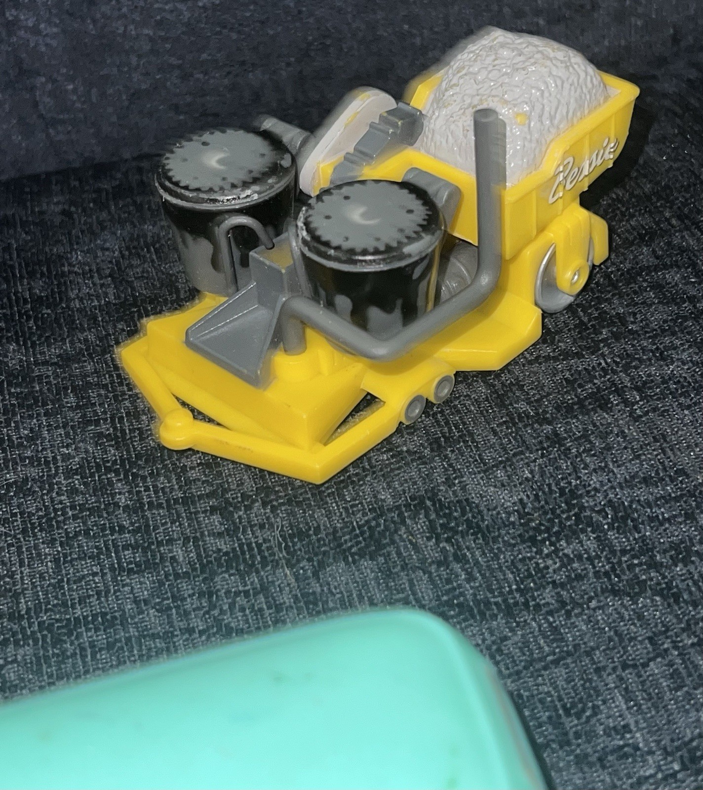 Mix Of 8 Toy, Cars, And Lions, Etc. Please See Photos.