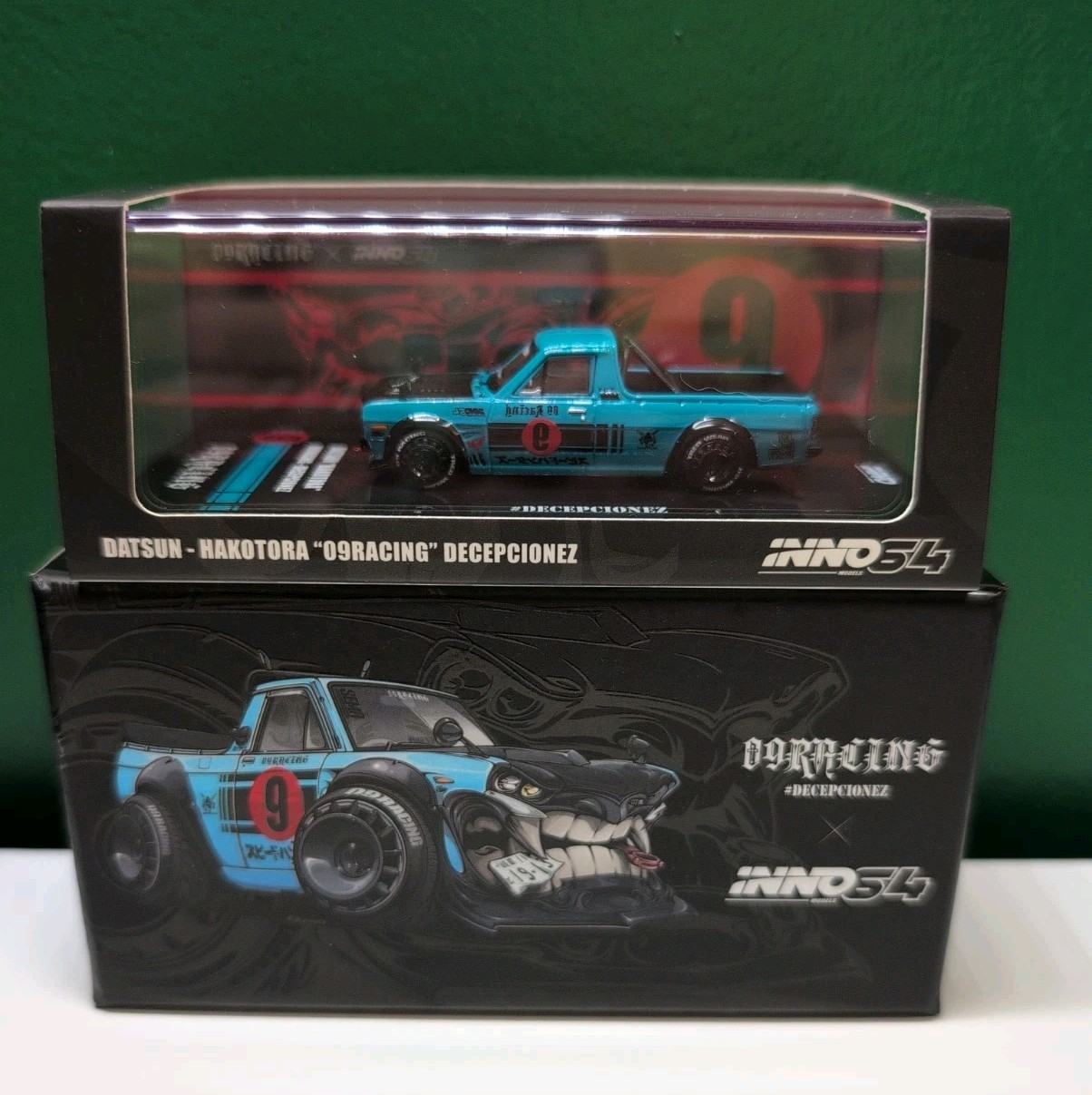 1:64 INNO64 Datsun Hakotora 09 Racing Decepcionez