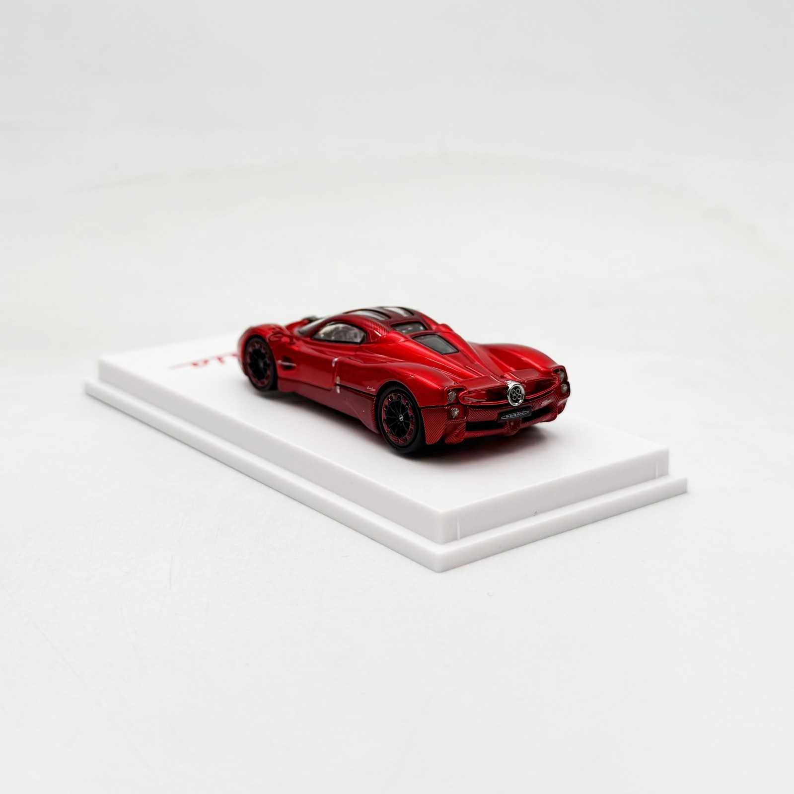 CM Model 1:64 Pagani Utopia Red
