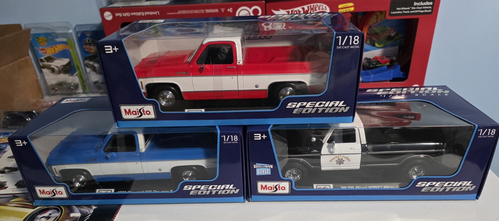 Maisto 1974 Chevy C10 Cheyenne Super Blue/Red + 1979 Ford F150 Patrol 3pc Lot