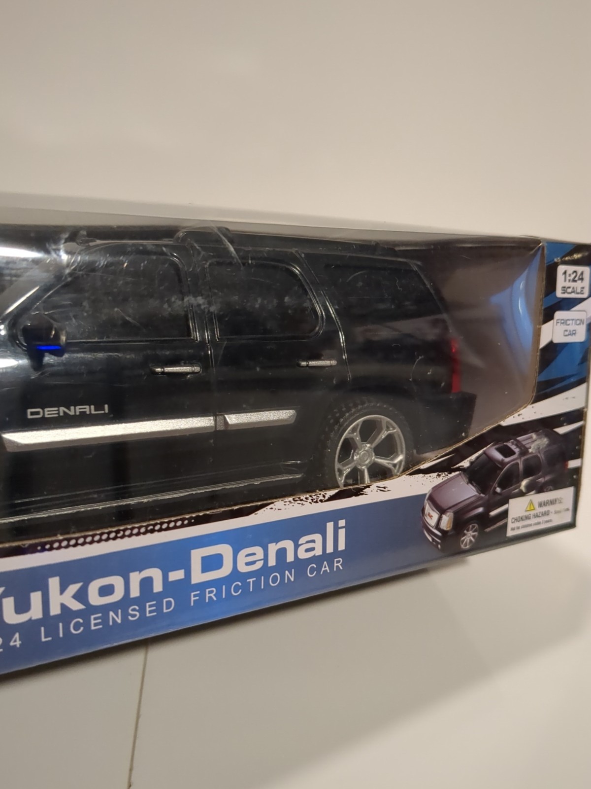 GMC Yukon Denali Black 1:24 1/24 Scale Official Licensed Friction Car Model NIB