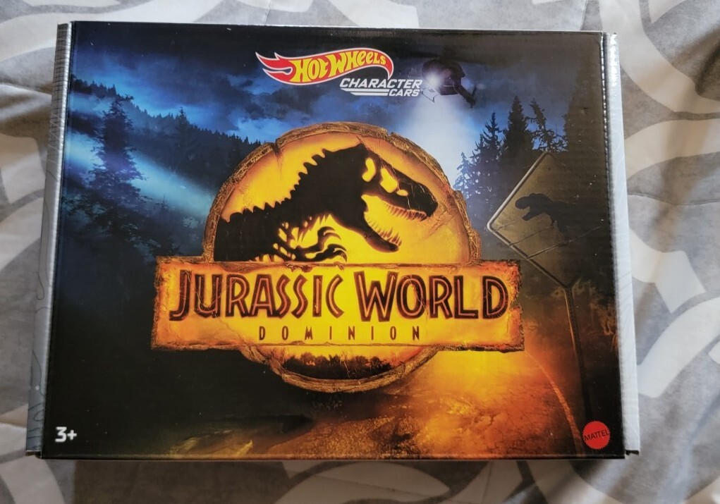 Hot Wheels Jurassic World Dominion 2022 Dinosaur Character Car 5 Pack Box Set