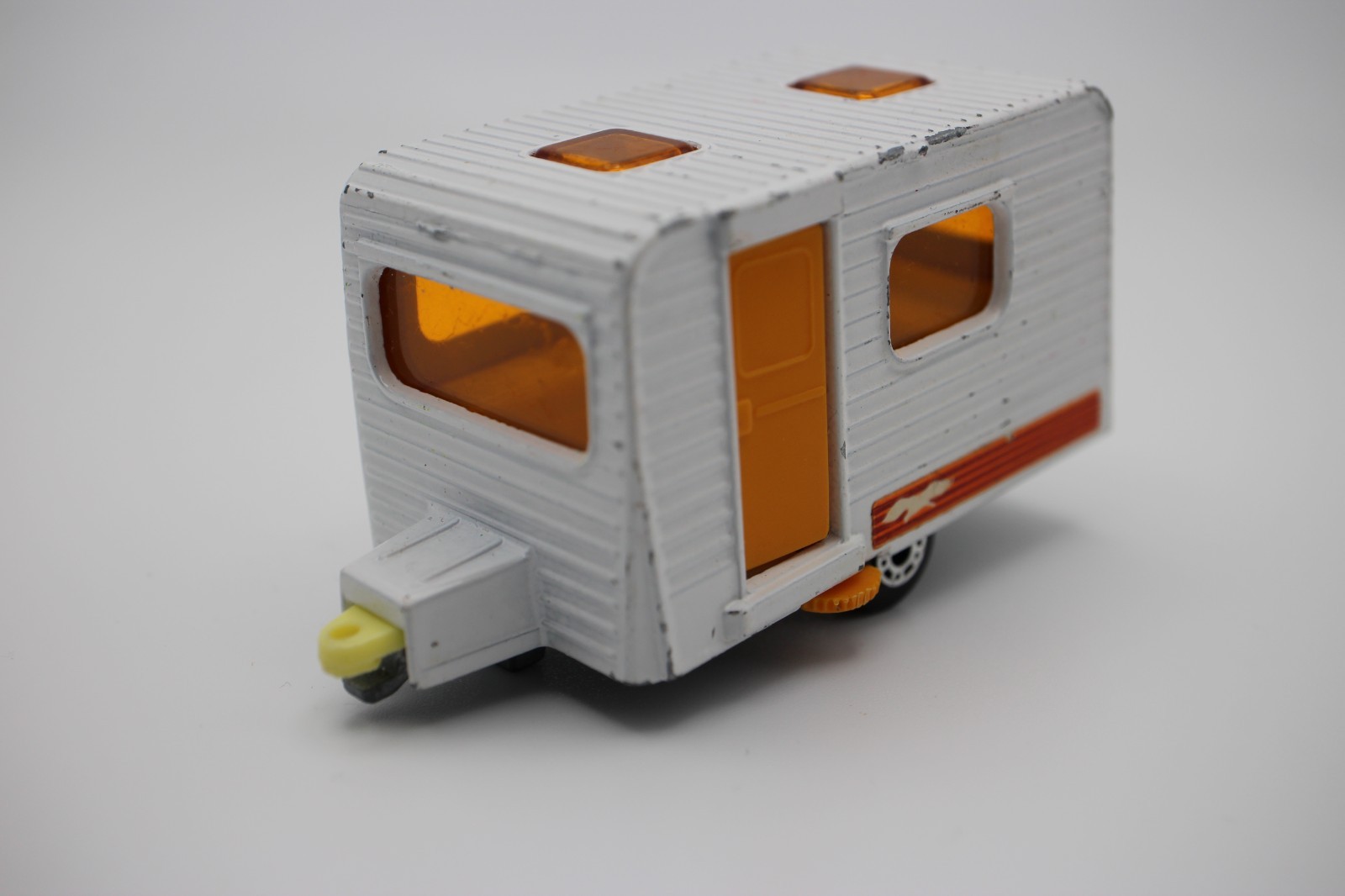 Matchbox Superfast 1977 Caravan Travel Trailer White Orange Stripes Loose 1:64