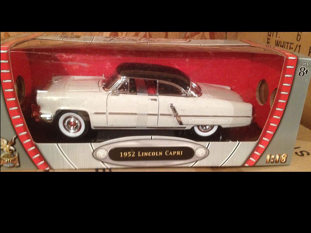 1952 Lincoln Capri WHITE 1:18 Road Legends YatMing 92808