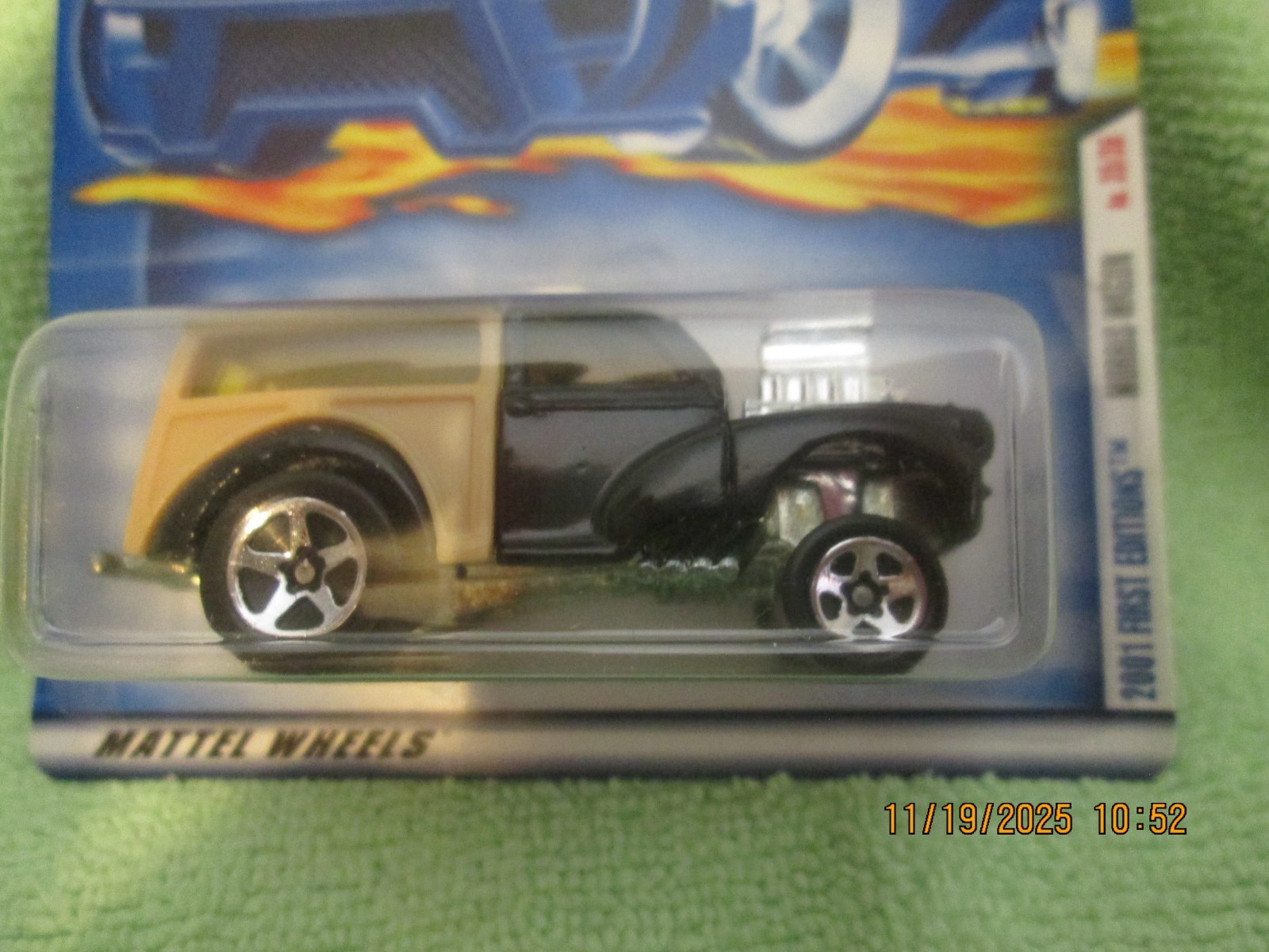 2001 HOT WHEELS FIRST EDITIONS MORRIS WAGON BLACK/TAN 35/36 #047 (09)