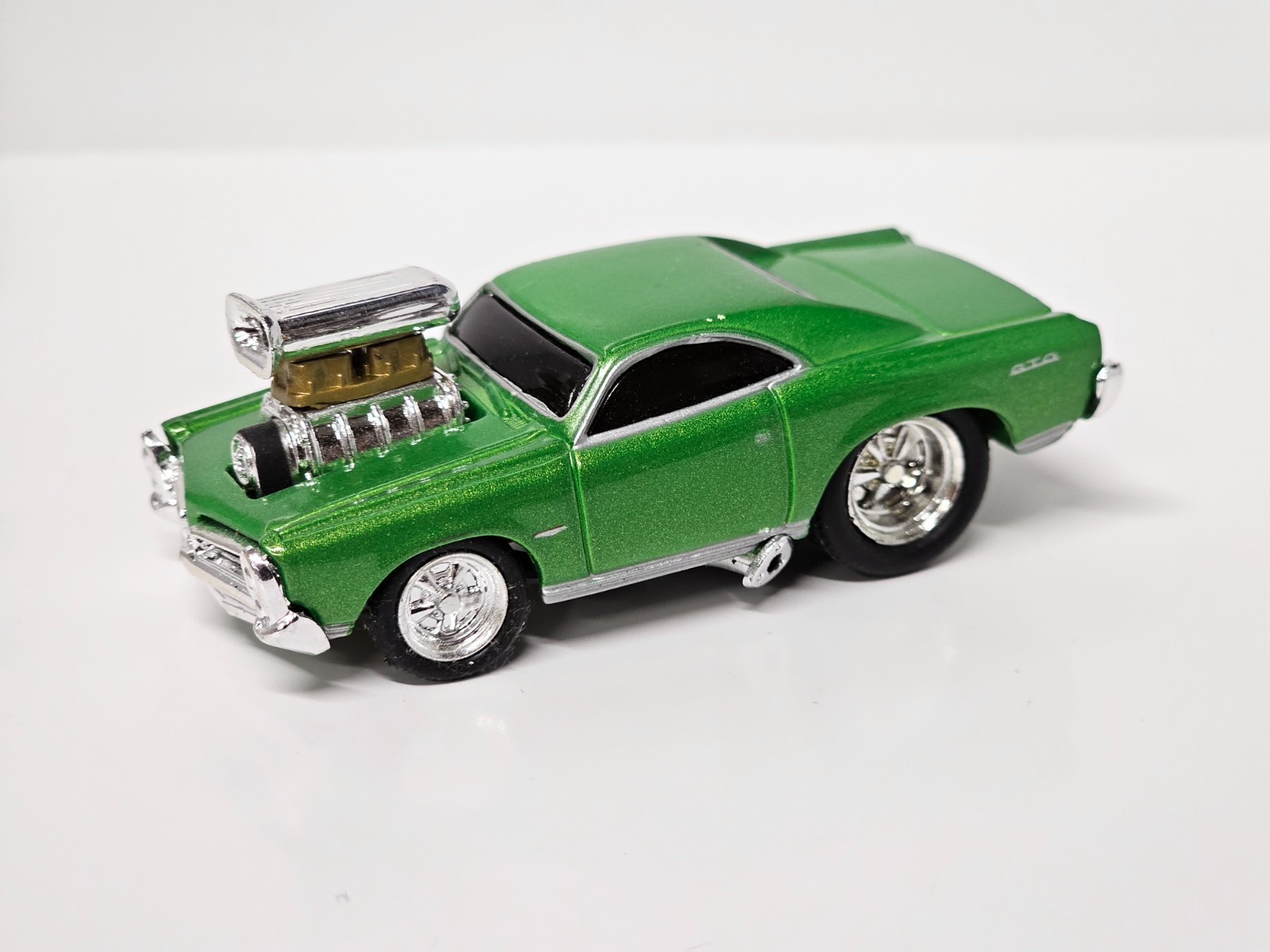 Muscle Machines 1966 Pontiac GTO Green 1/64