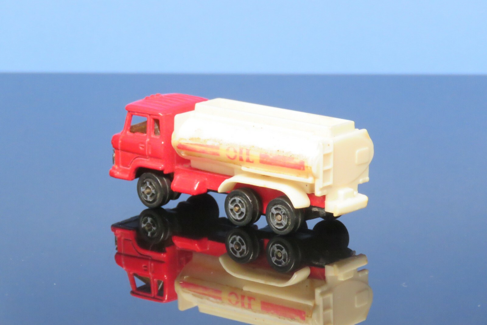 Red Oil Tanker Truck Diecast Cab and Frame Plastic Tank Approximately 3″ Long