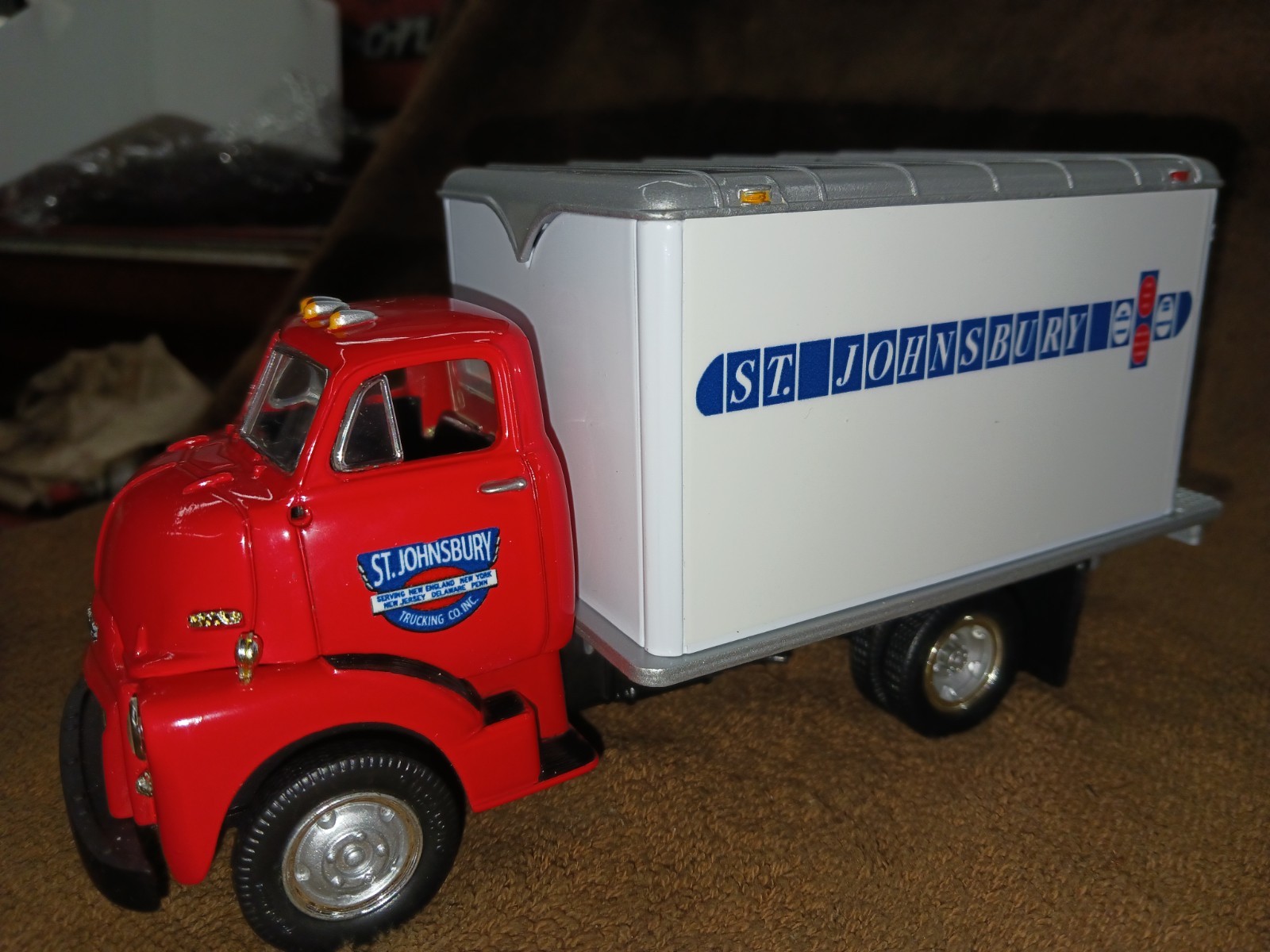 ST JOHNSBURY DELIVERY TRUCK REVERSED GRAPHIC DESIGN 1952 GMC VAN FIRST GEAR 1OF6