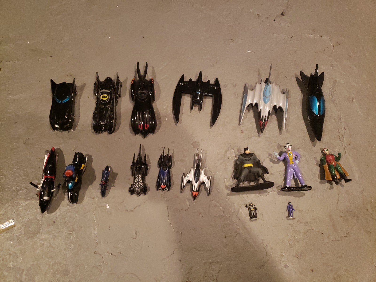 Vintage Batman, 8 Die Cast Vehicles, 4 Plastic, 5 Die-cast and plastic figs