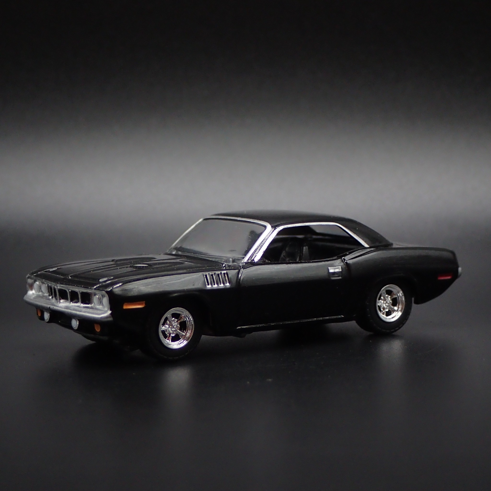 1971 71 PLYMOUTH CUDA MUSCLE CAR 1:64 SCALE COLLECTIBLE DIECAST MODEL CAR