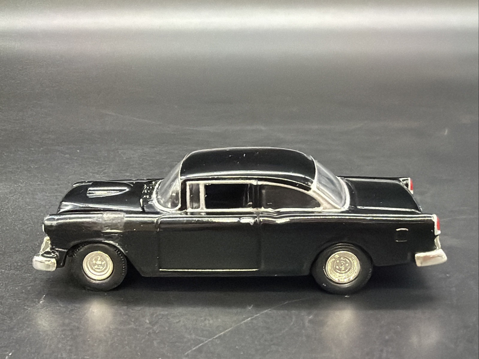 Hot Wheels Premium American Graffiti ’55 Chevy (Q16)