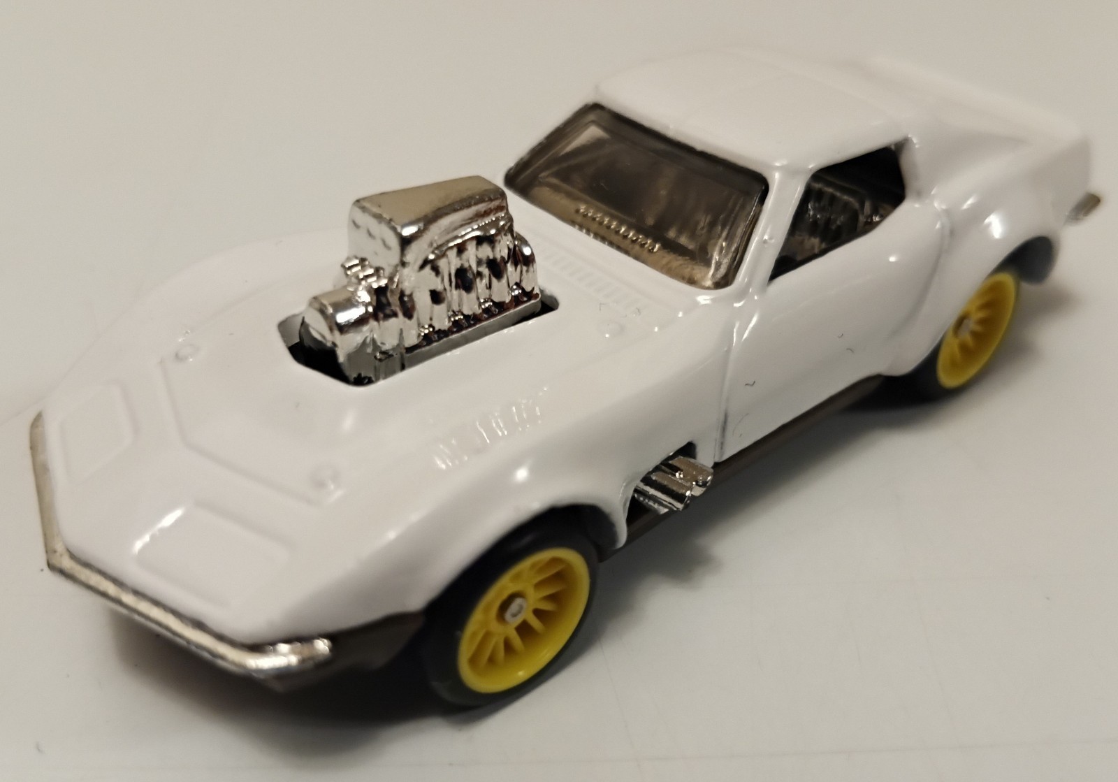 Hot Wheels: ’68 Corvette-Gas Monkey Garage (Gone in Sixty Seconds 4-Miami)