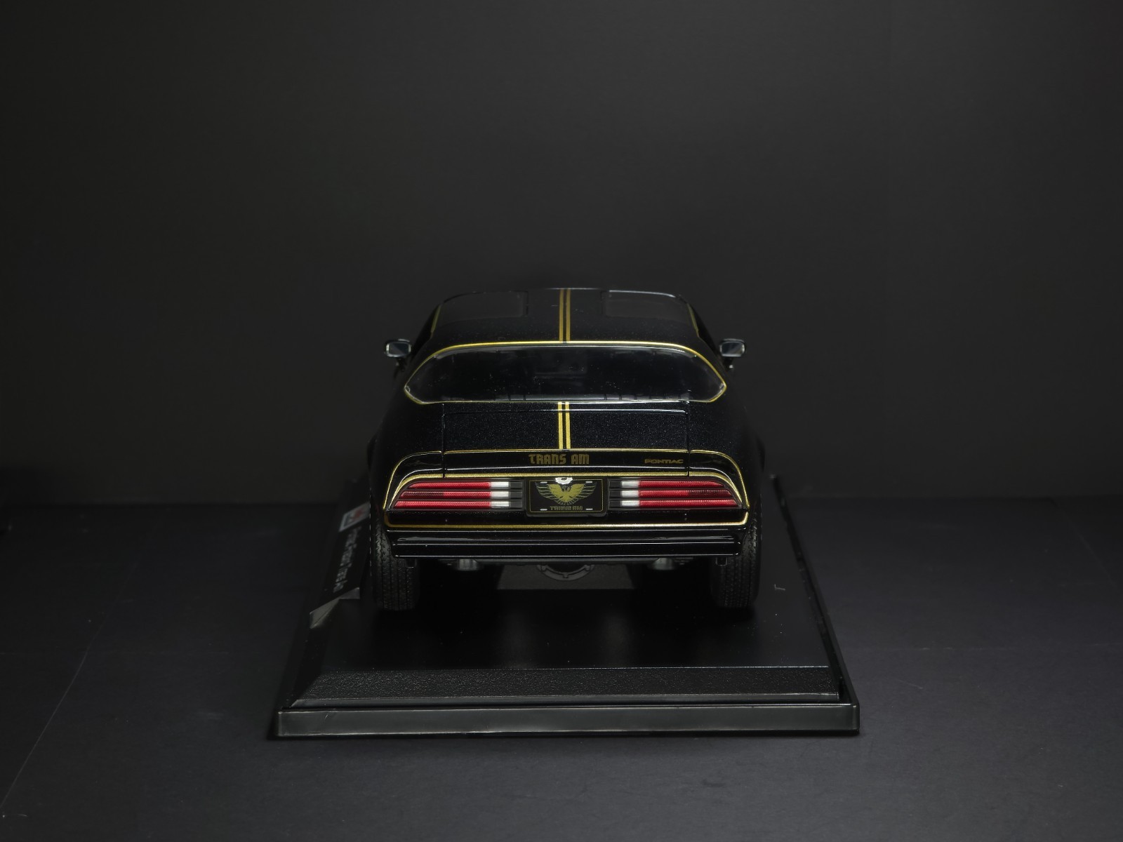 Pontiac Firebird Trans Am 1:18 Maisto Exclusive Style Special Edition – Black