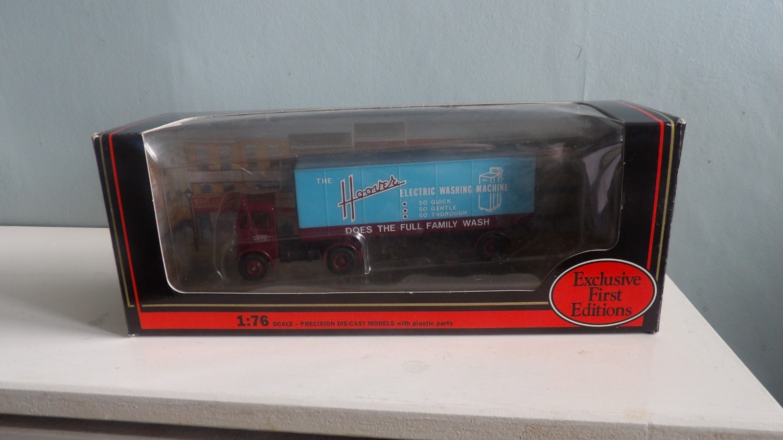 E.F.E. **E19501 HOOVER AEC MAMMOTH MAJOR ARTICULATED BOXVAN LORRY BOXED.