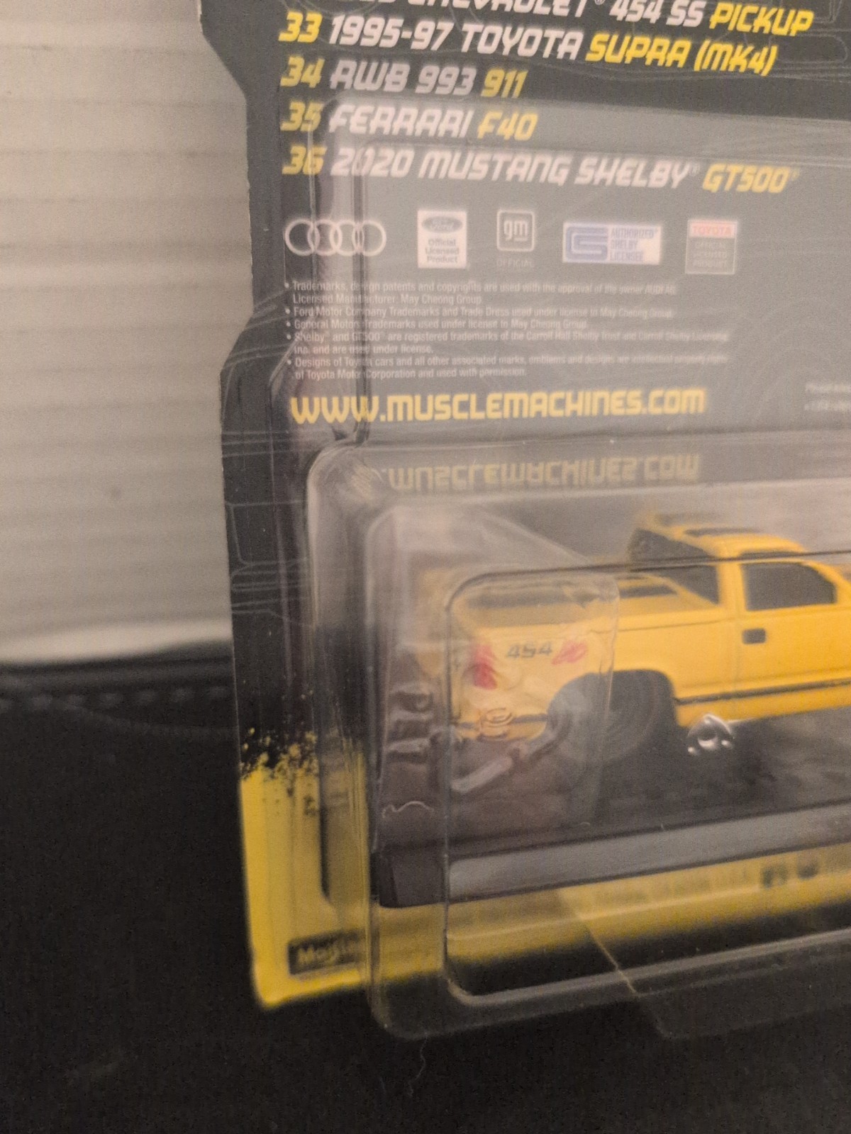 Muscle Machines 1/64 1993 Chevrolet 454 SS Truck Mijo Exclusive