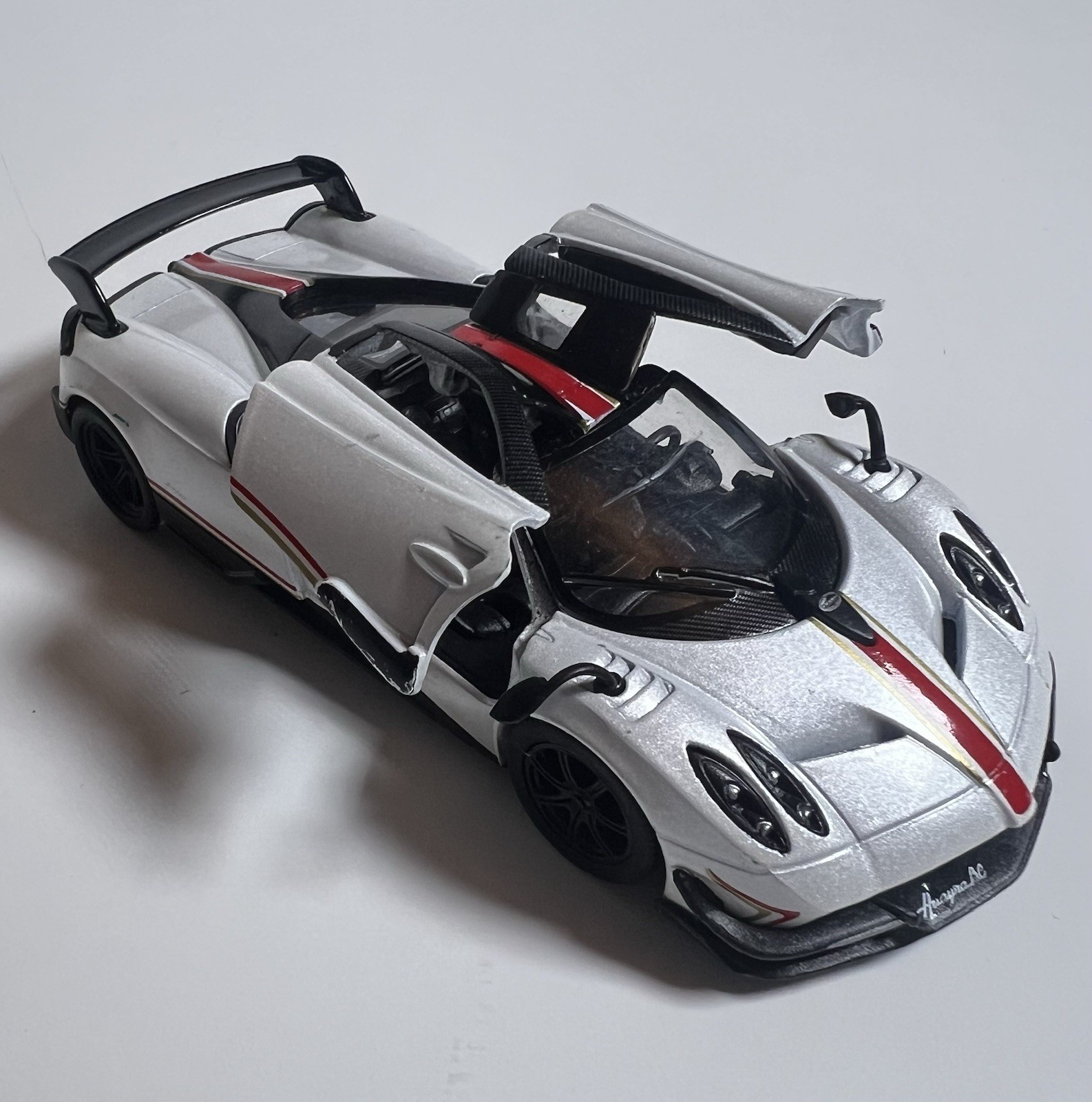 Kinsmart Pagani Huayra BC 1:38 Diecast Car Silver Black Red Opening Doors 2016