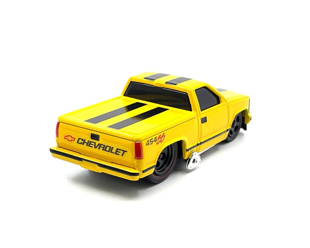 MAISTO MUSCLE MACHINES 1993 CHEVROLET 454 SS PICK UP TRUCK 1/64 YELLOW 15572 YL