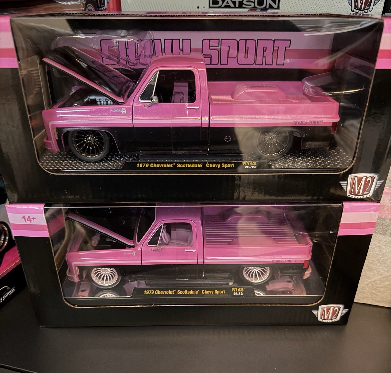 M2 Machines 1979 Chevrolet Scottsdale Chevy Sport – Pink CHASE & Regular