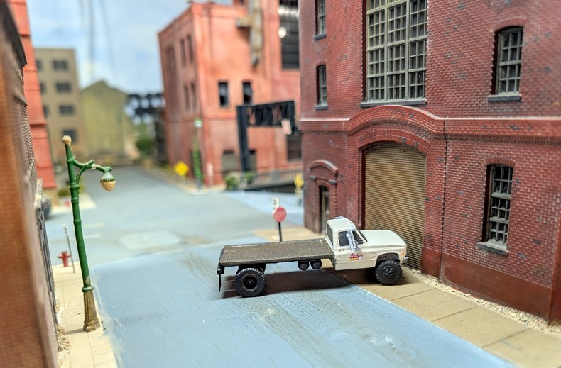 Custom Built 1/87 HO Scale 1980s GMC 3500 Flatbed Truck, 3D Printed Resin Model