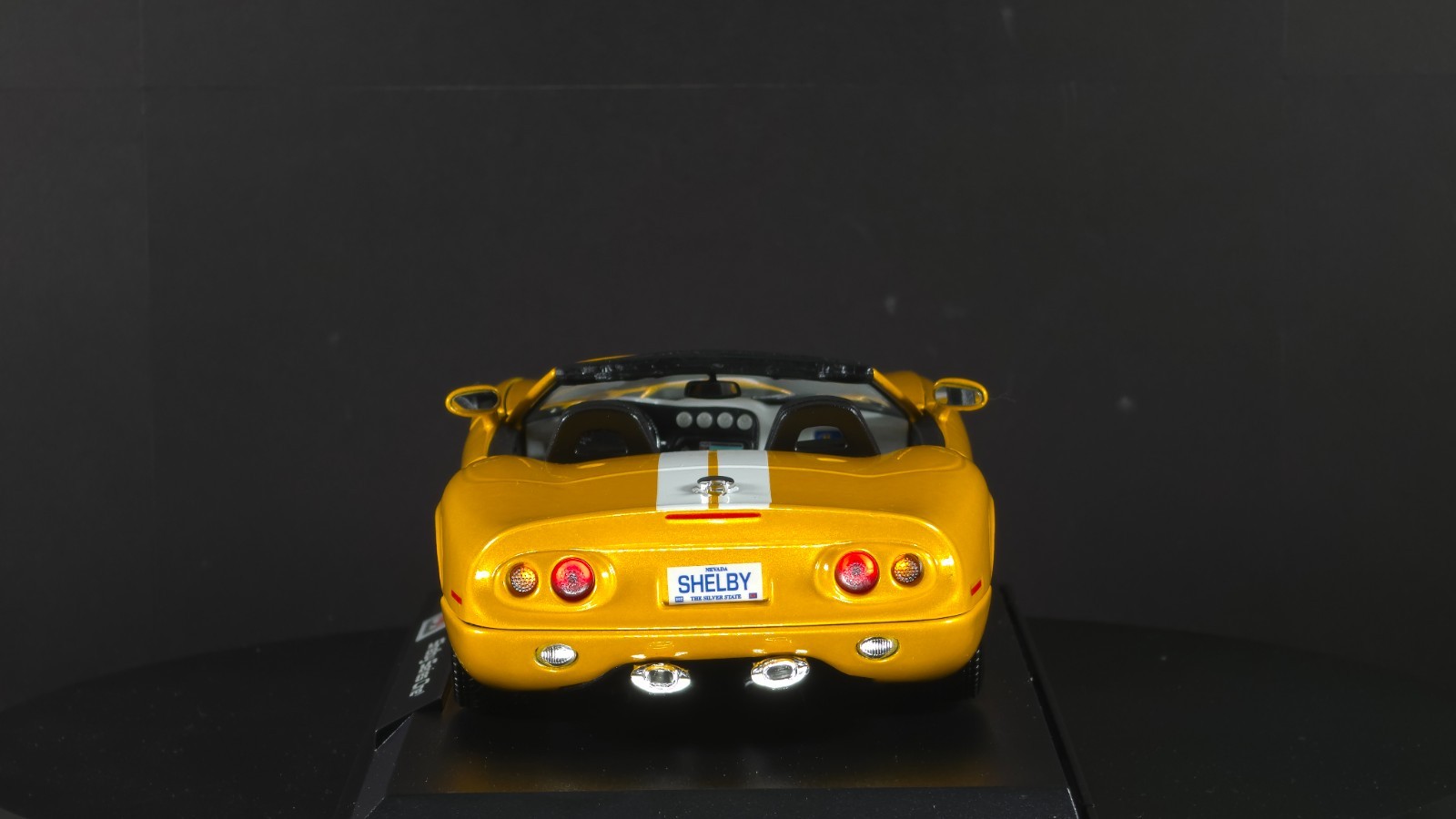 Shelby Series one 1:18 Maisto Exclusive Style Special Edition – Yellow
