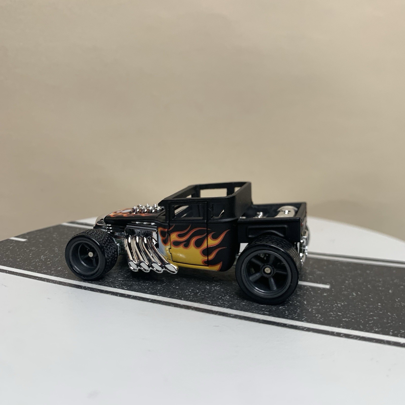 2020 Hot Wheels Premium Boulevard Bone Shaker Matte Black w/Flames & RR 1:64 NM