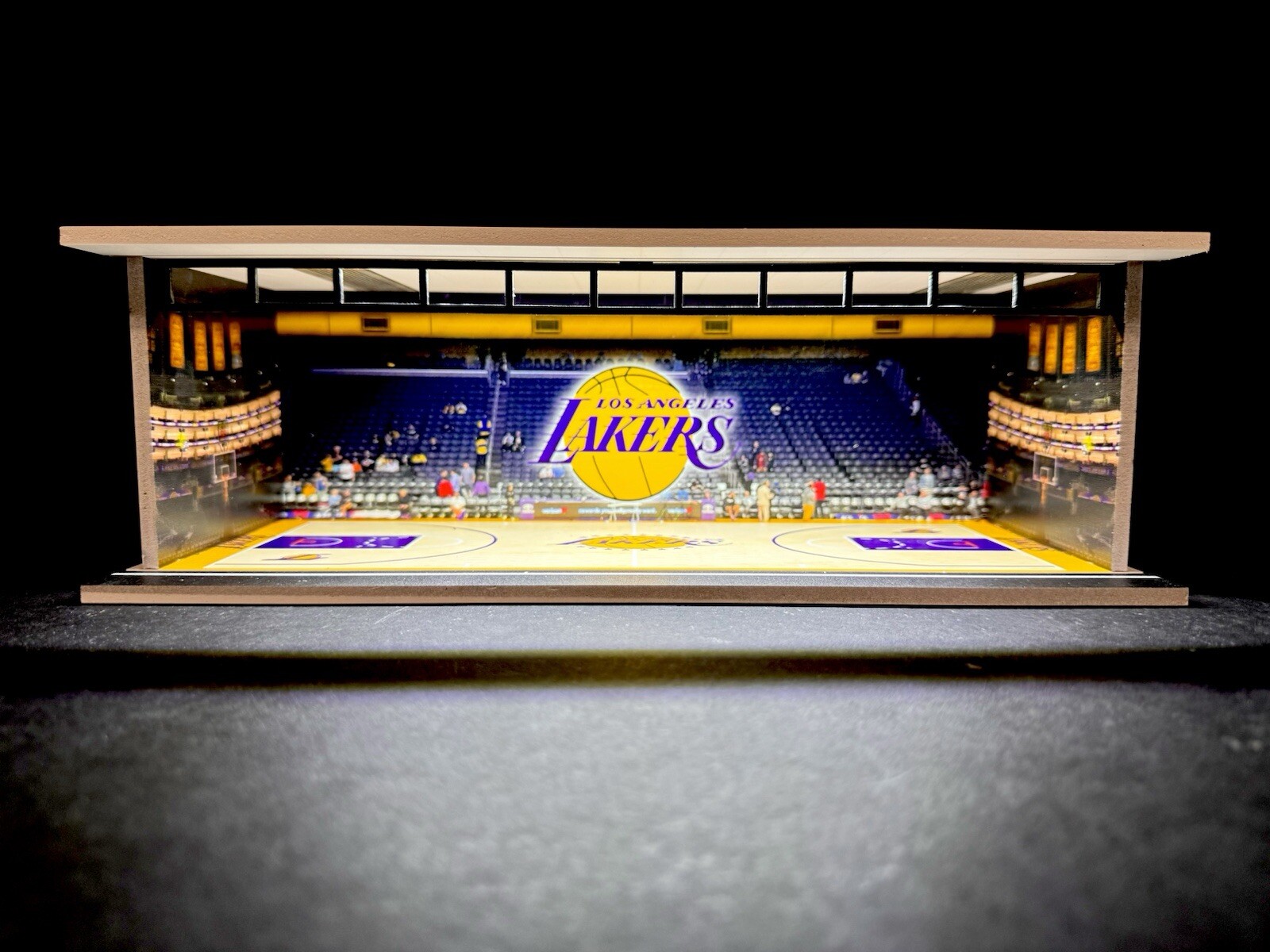 LA Lakers Shop Theme 1:64 Model Car Diorama Garage + LED Lighting FOR Hot Wheels
