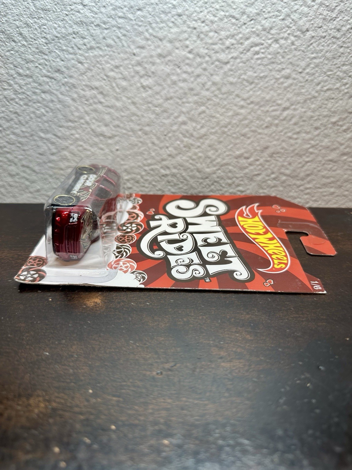Hot Wheels Kroger Valentines Day Sweet Rides ’07 Chevy Tahoe Sour Cherry