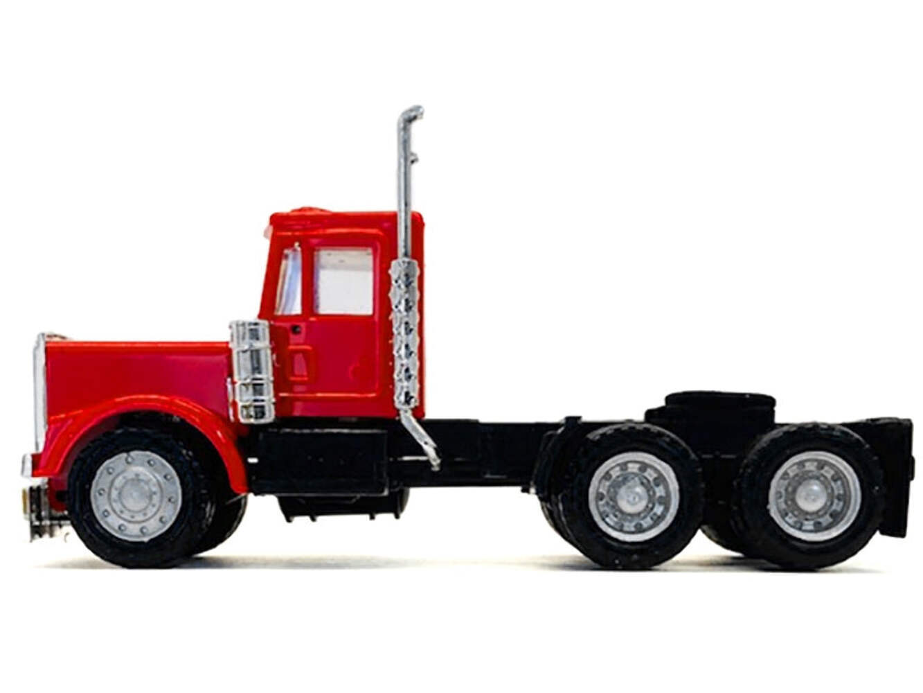 Kenworth W900 Short Day Cab “New Version” Red 1/87 (HO) Plastic Model Car by Pro
