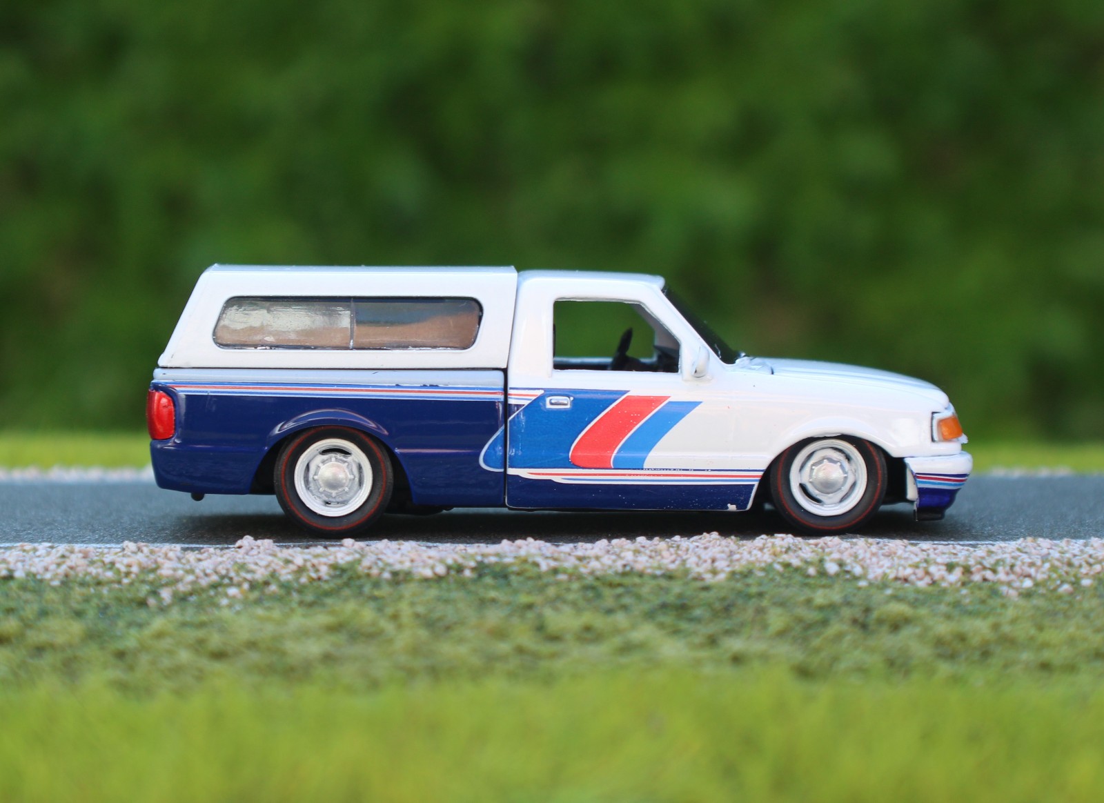Castline 1/64 M2 Machines Custom 1995 Ford Ranger Mini Truck Topper Camper R109