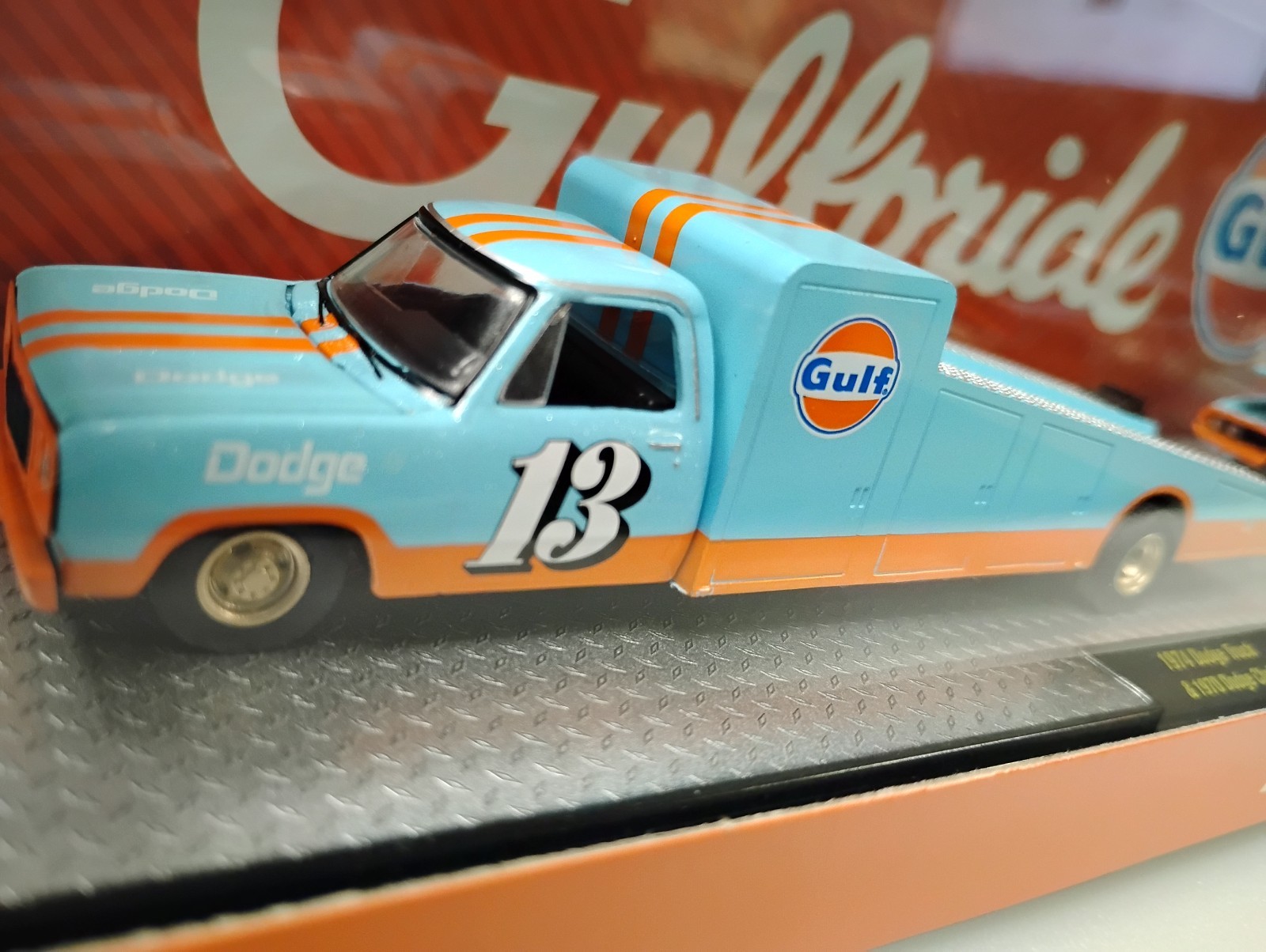 M2 Machines Auto Haulers R99 Gulf 1974 Dodge Truck & 1970 Dodge Challenger T/A