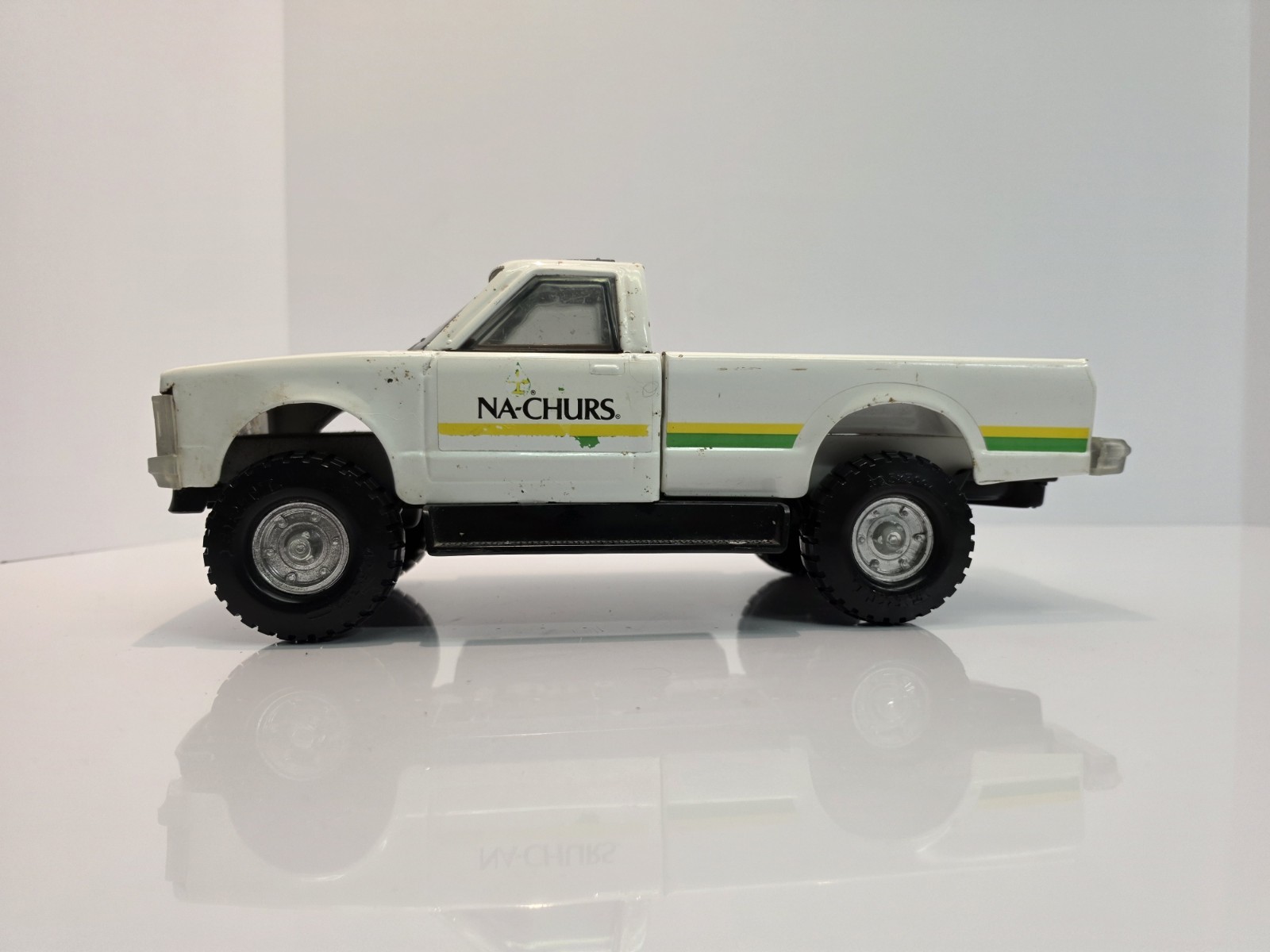 ERTL 1986 GMC PICKUP FARM TRUCK NA-CHURS LIQUID FERTILIZER 1/16 Scale