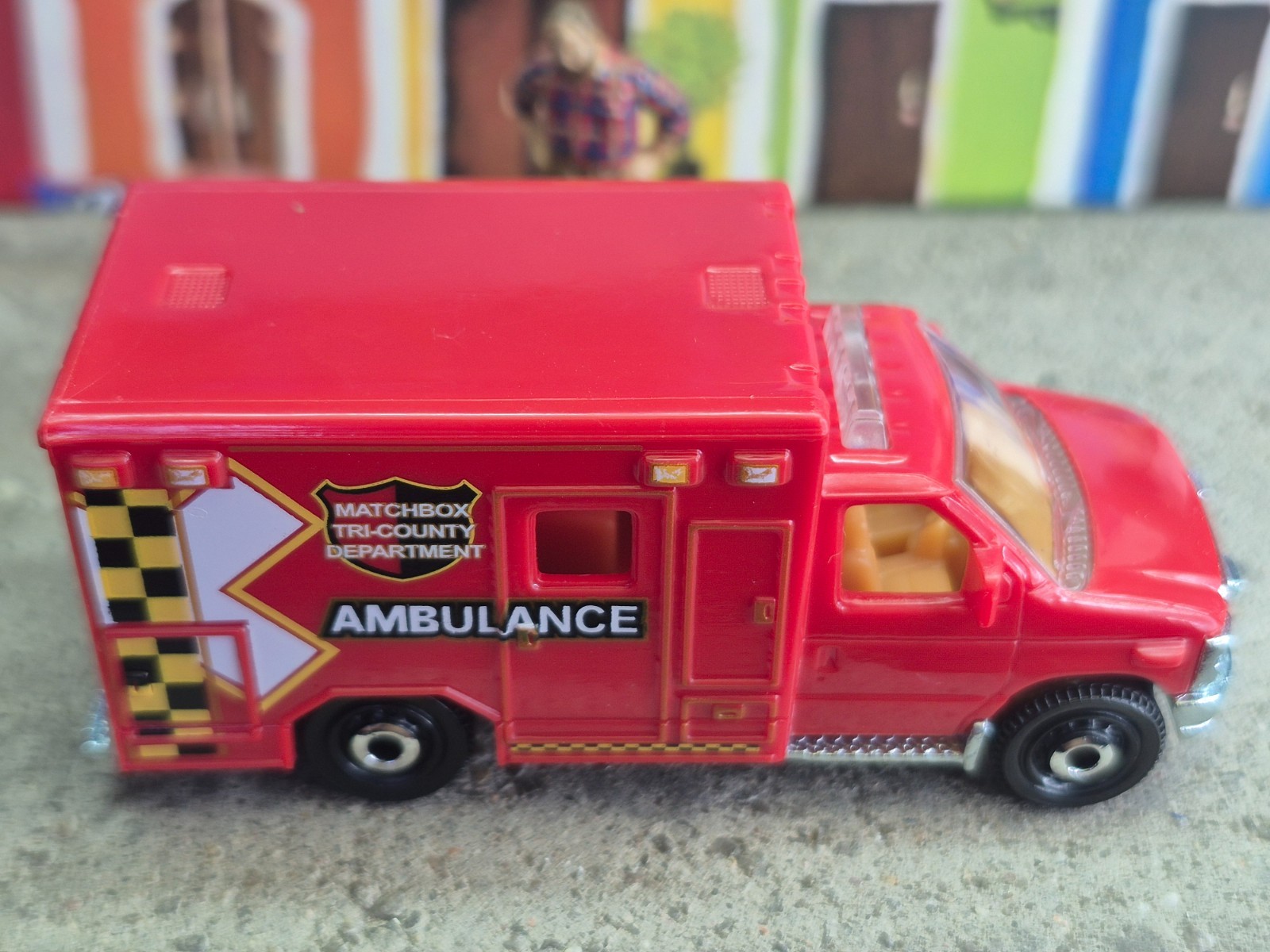 ’26 MATCHBOX 2009 FORD E-350 AMBULANCE LOOSE 1:64 SCALE RESCUE SERIES