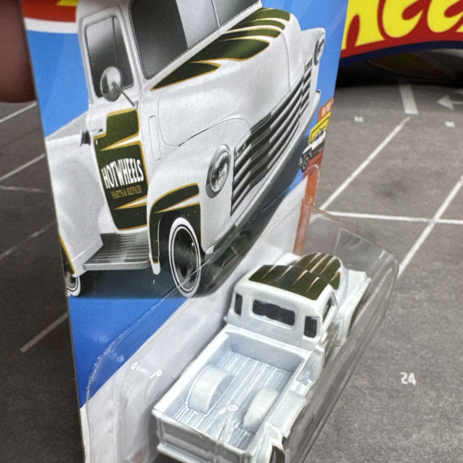 Hot Wheels HW Hot Trucks White 1952 Chevy 5 Window Pickup 8/10