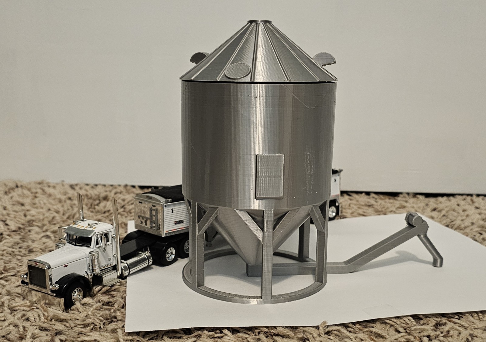 1/64 Scale realistic 3d Printed Large Wet Bin With Removable Top for farm toys