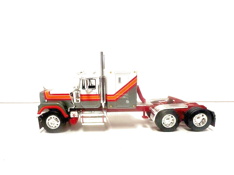 DCP / FIRST GEAR 1/64 SCALE MACK SUPER LINER FLAT TOP WHITE, RED, GRAY, ORANGE