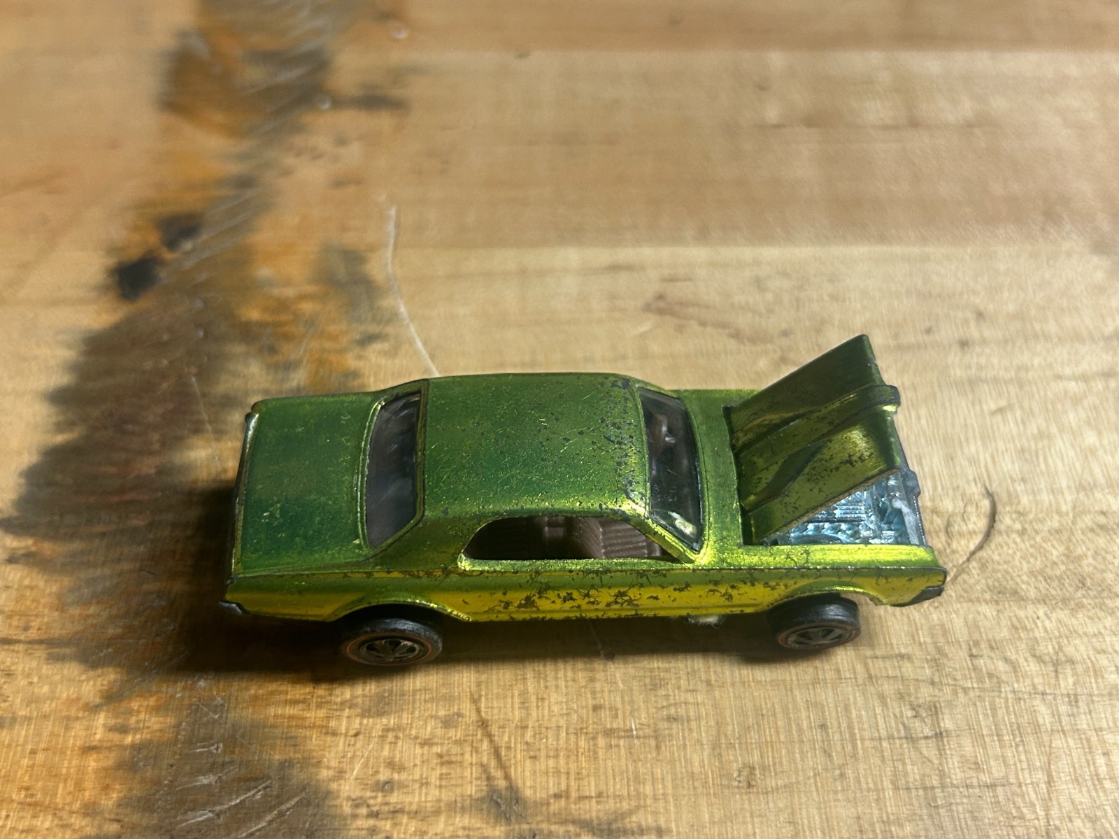 Hot Wheels Custom Cougar Small Tank – Antifreeze Yellow Green – Red Line