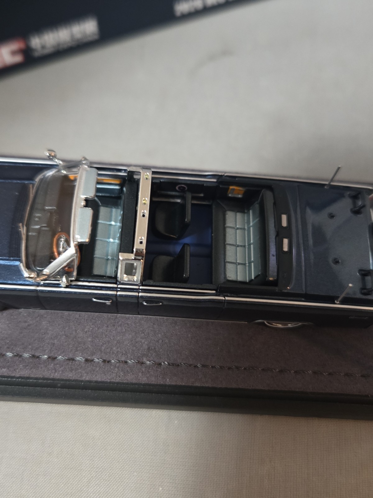 GOC 1:64 1961 Lincoln Continental X100 Luxury Limousine Model Diecast Blue JFK