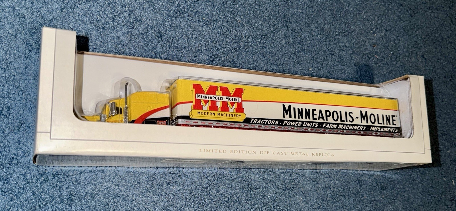 Speccast 1/64 Die Cast Minneapolis-Moline Kenworth W-900 Tractor Trailer #32040