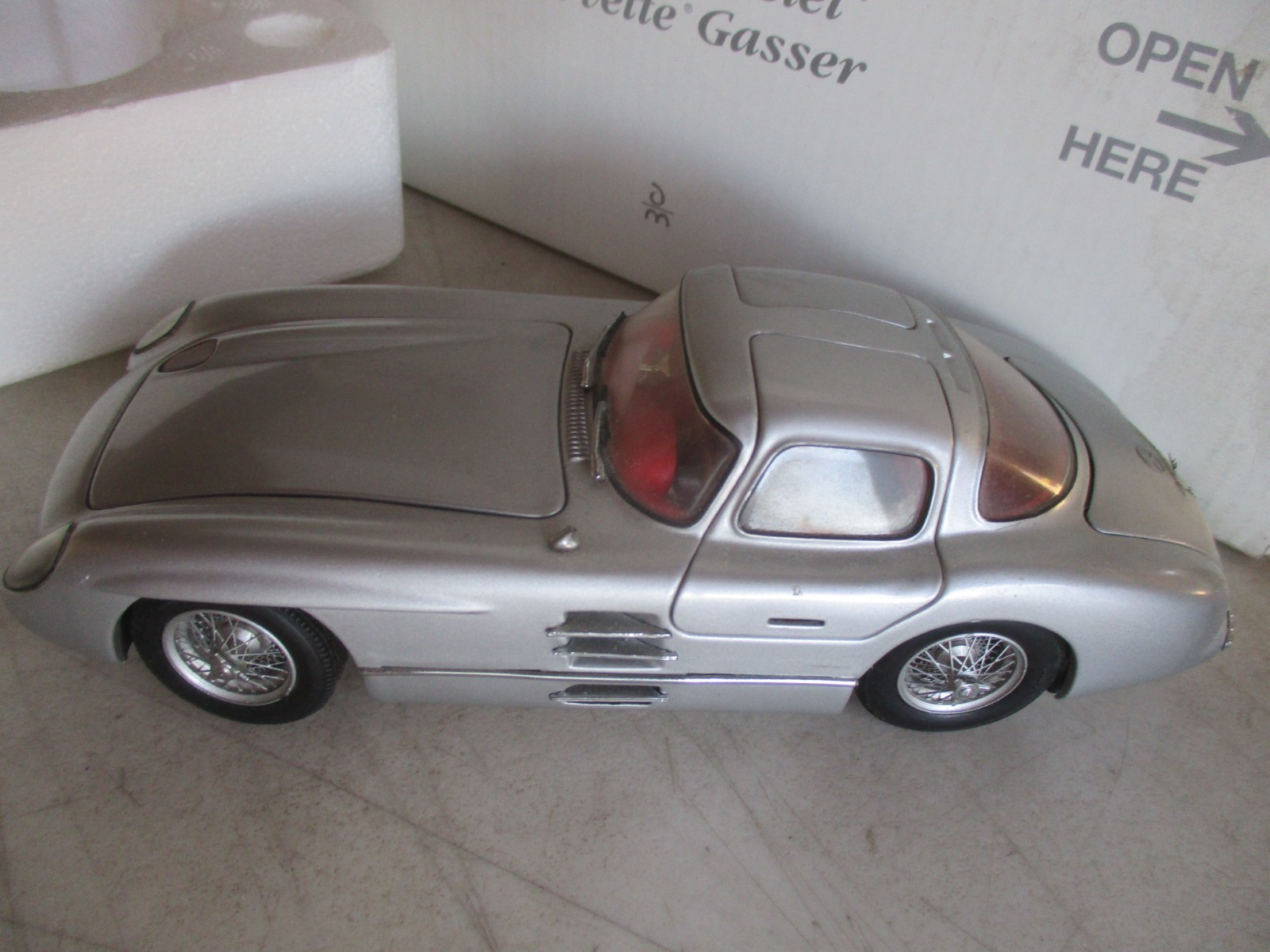 PAUL’S MODEL ART 1:24 1955 MERCEDES BENZ 300 SLR UHLEALHAUT COUPE more listed