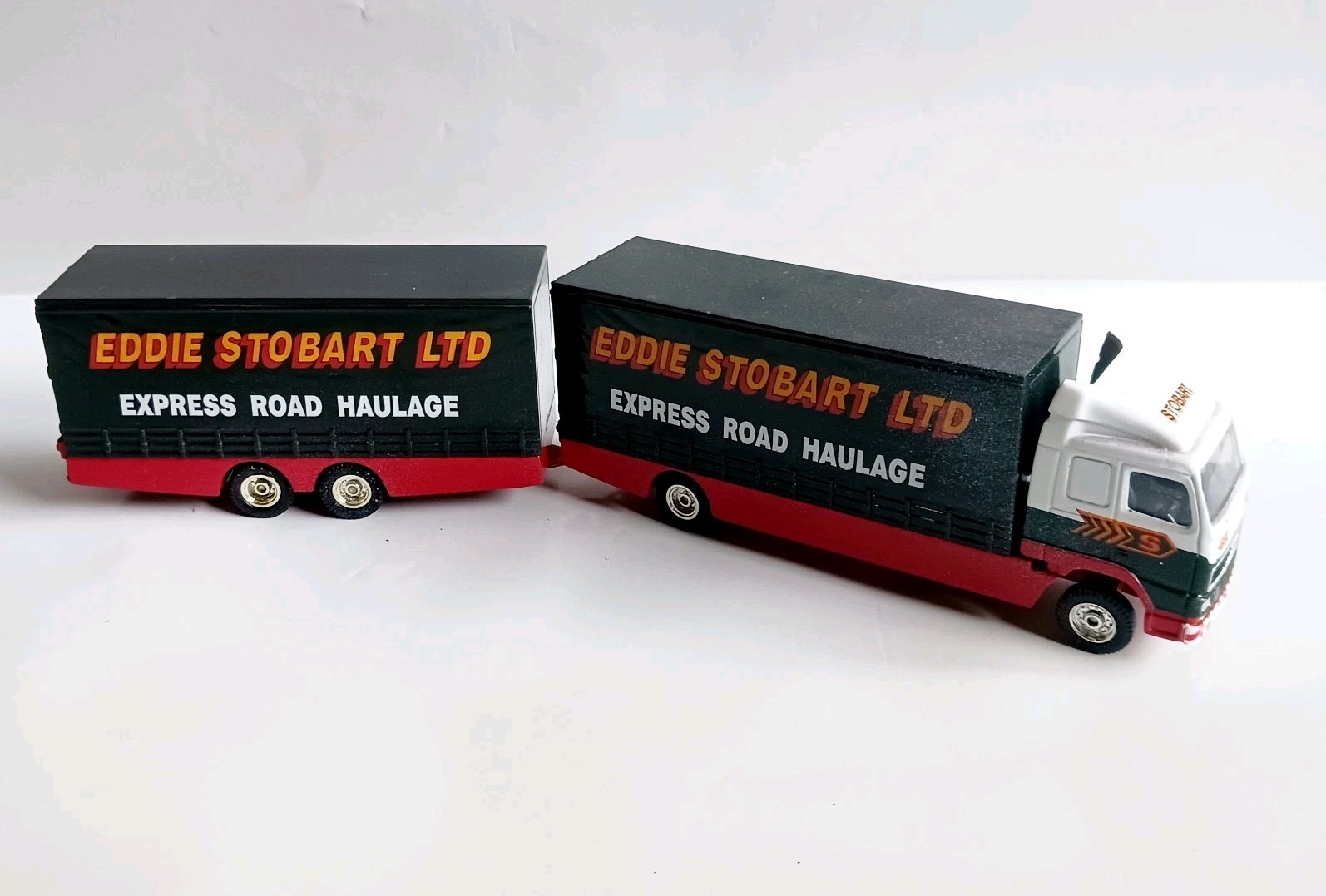 Corgi Diecast 59516 – Volvo Short Wheelbase Lorry & Trailer – Stobart