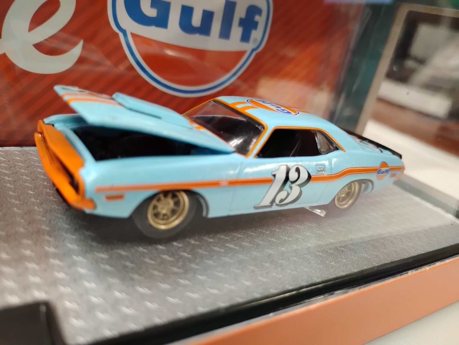M2 Machines Auto Haulers R99 Gulf 1974 Dodge Truck & 1970 Dodge Challenger T/A