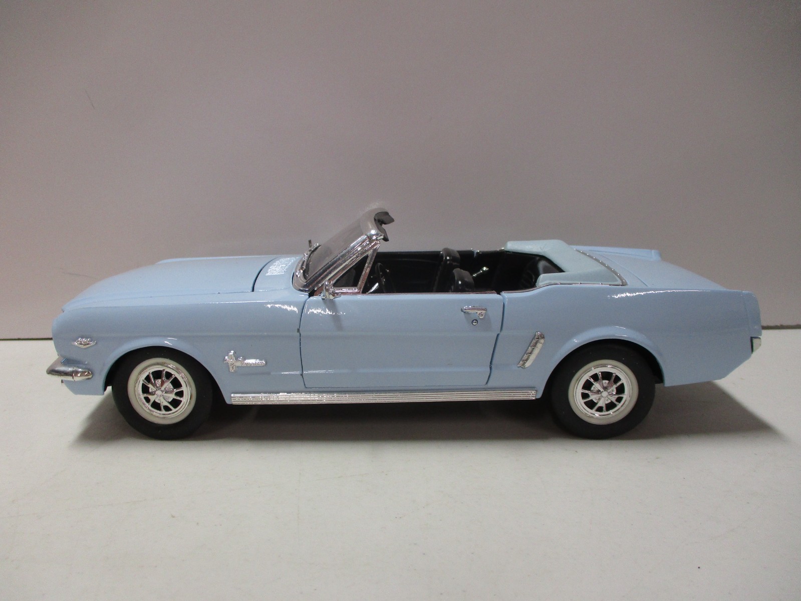 Mira Golden Line 1964 1/2 Ford Mustang 1/18