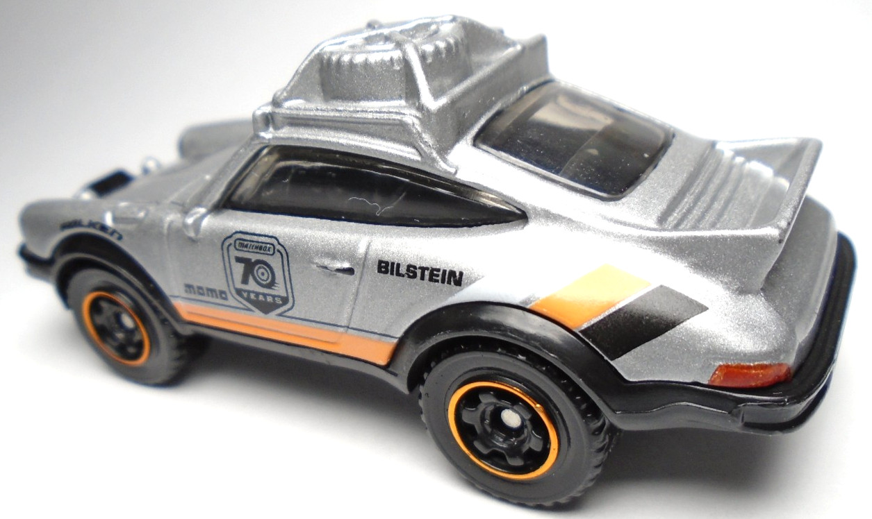 2023 MATCHBOX HIGHWAY 70 YEARS 1985 PORSCHE 911 RALLY SILVER DIECAST 2 3/4″ CAR