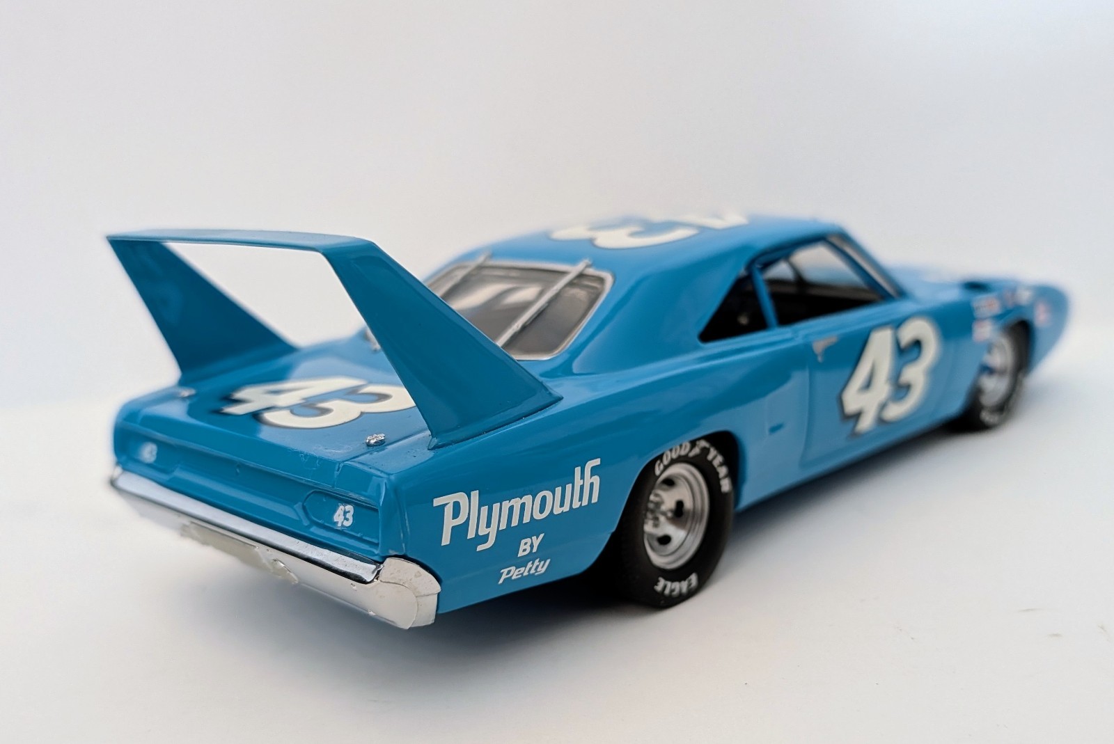 Franklin Mint Richard Petty #43 Plymouth Superbird 1:24 Diecast Precision Model