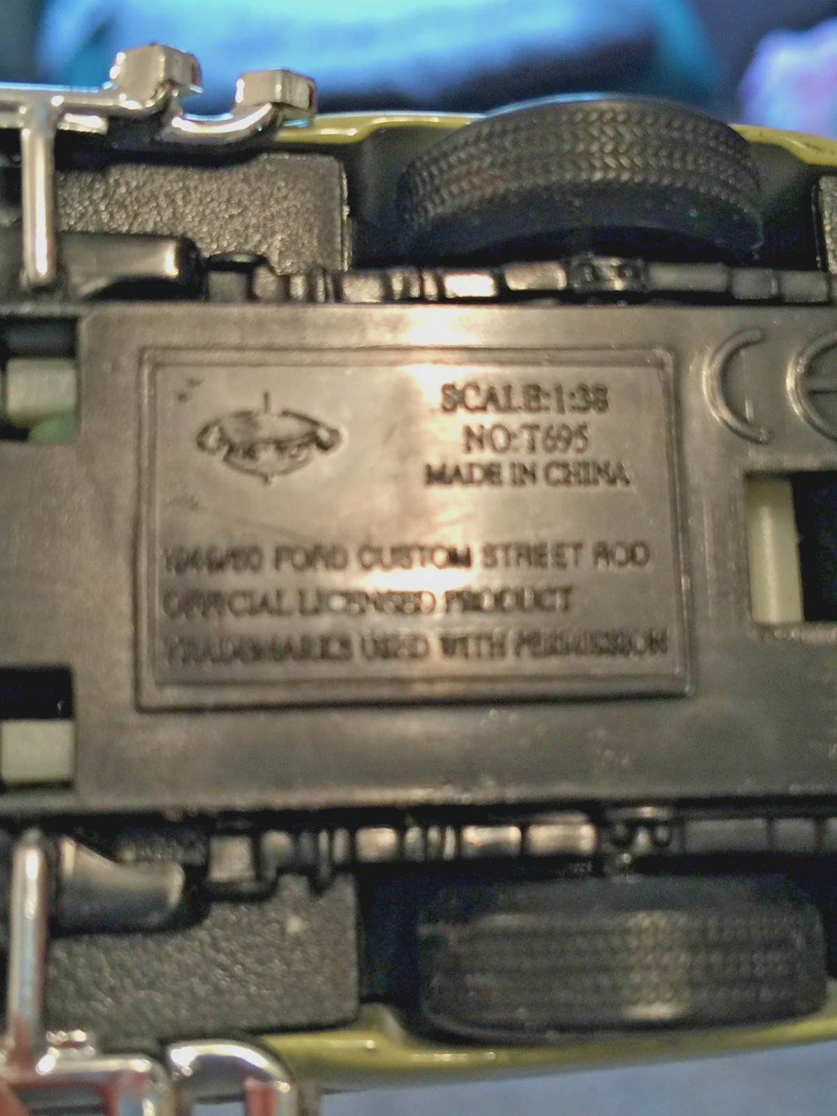 FORD Custom Street Rod 1:38 (F82)