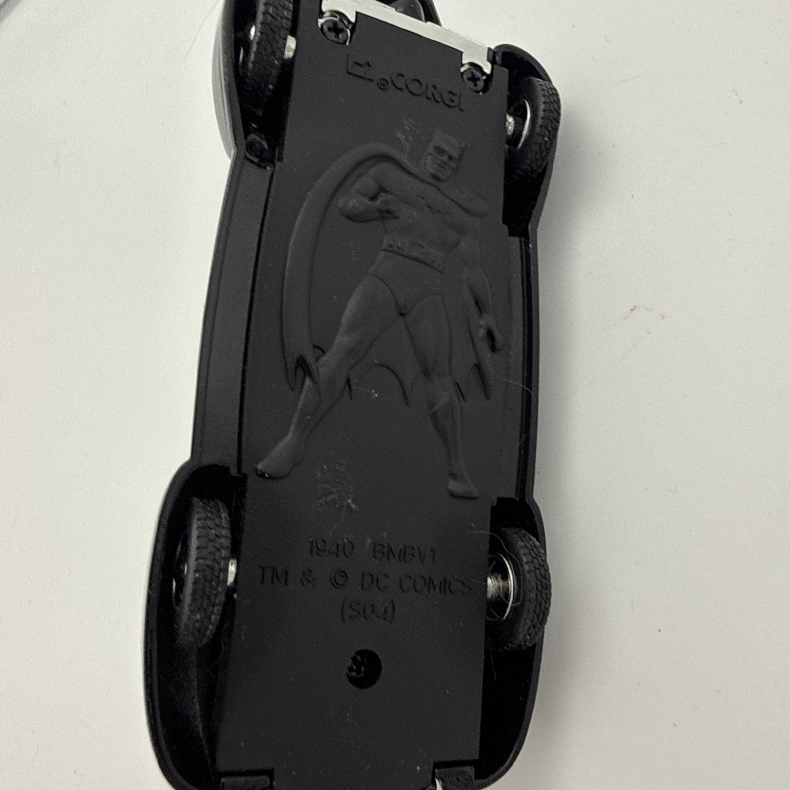 Corgi 1940’s Batman Die-Cast Batmobile 1:43 Scale Launching Bat Emblem DC