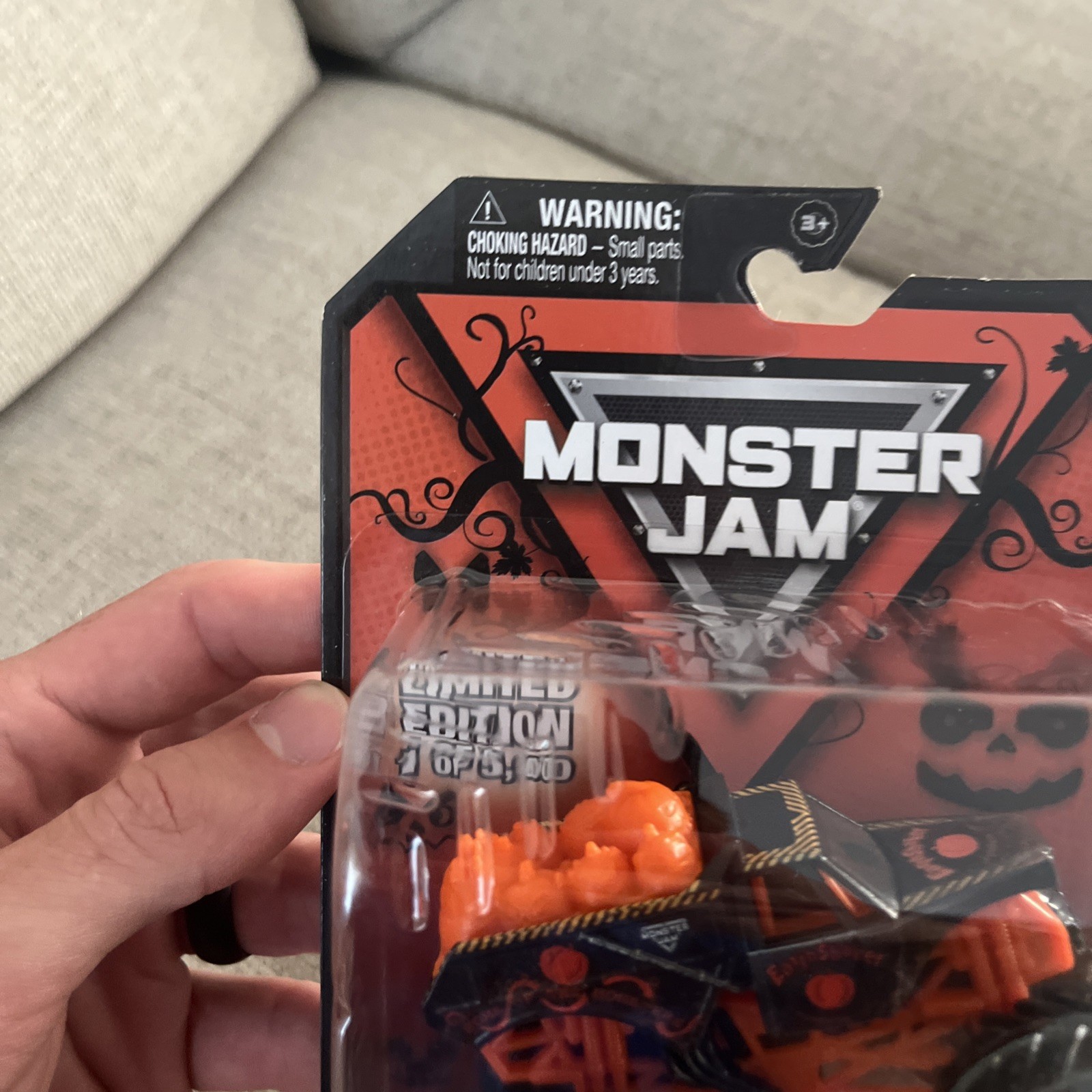 Spin Master Earth Shaker Pumpkin Co. Limited Edition Monster Jam 1:64 Truck