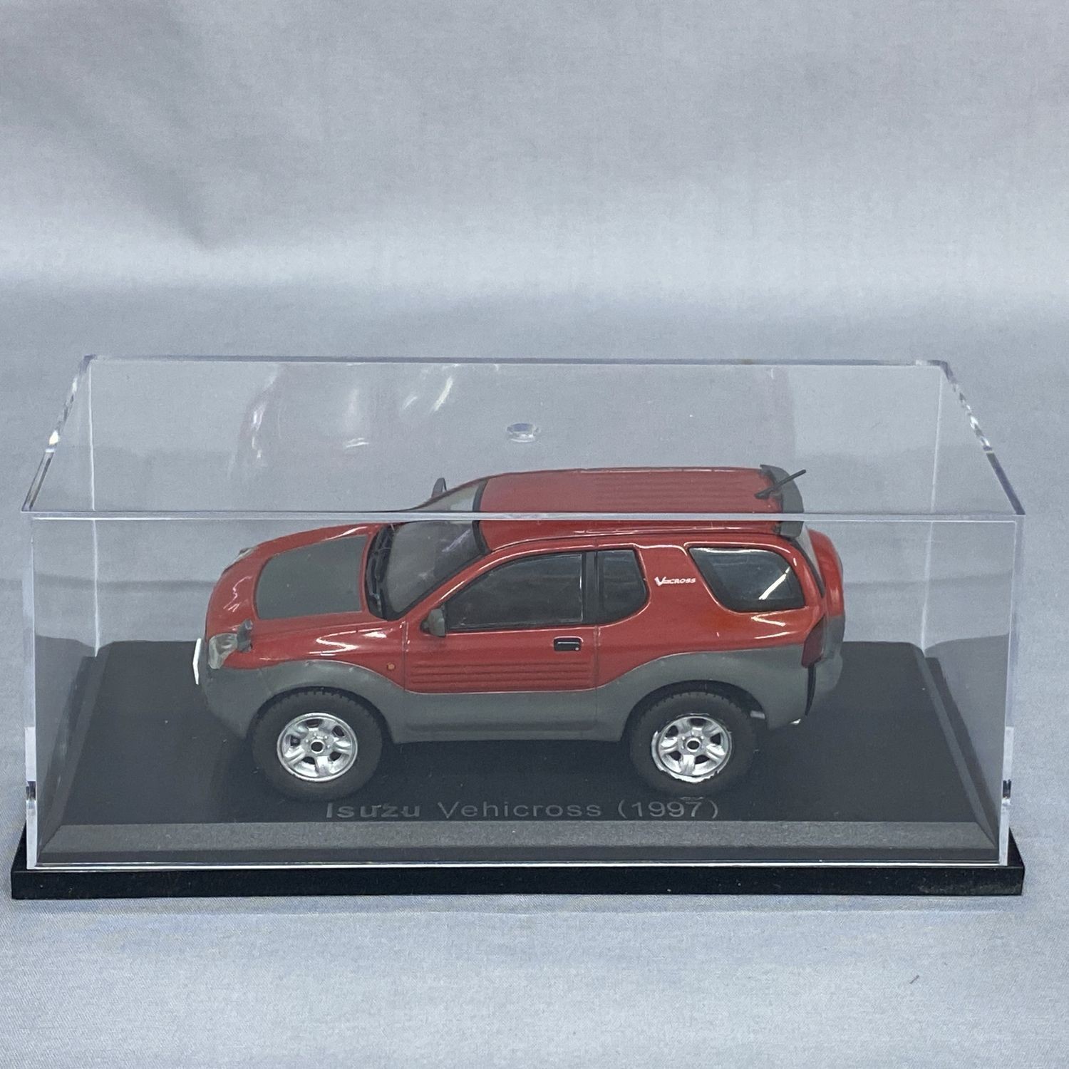 Mini Car Isuzu Vehicross 1977 Red 1/43 Scale Box Display Diecast vol 233